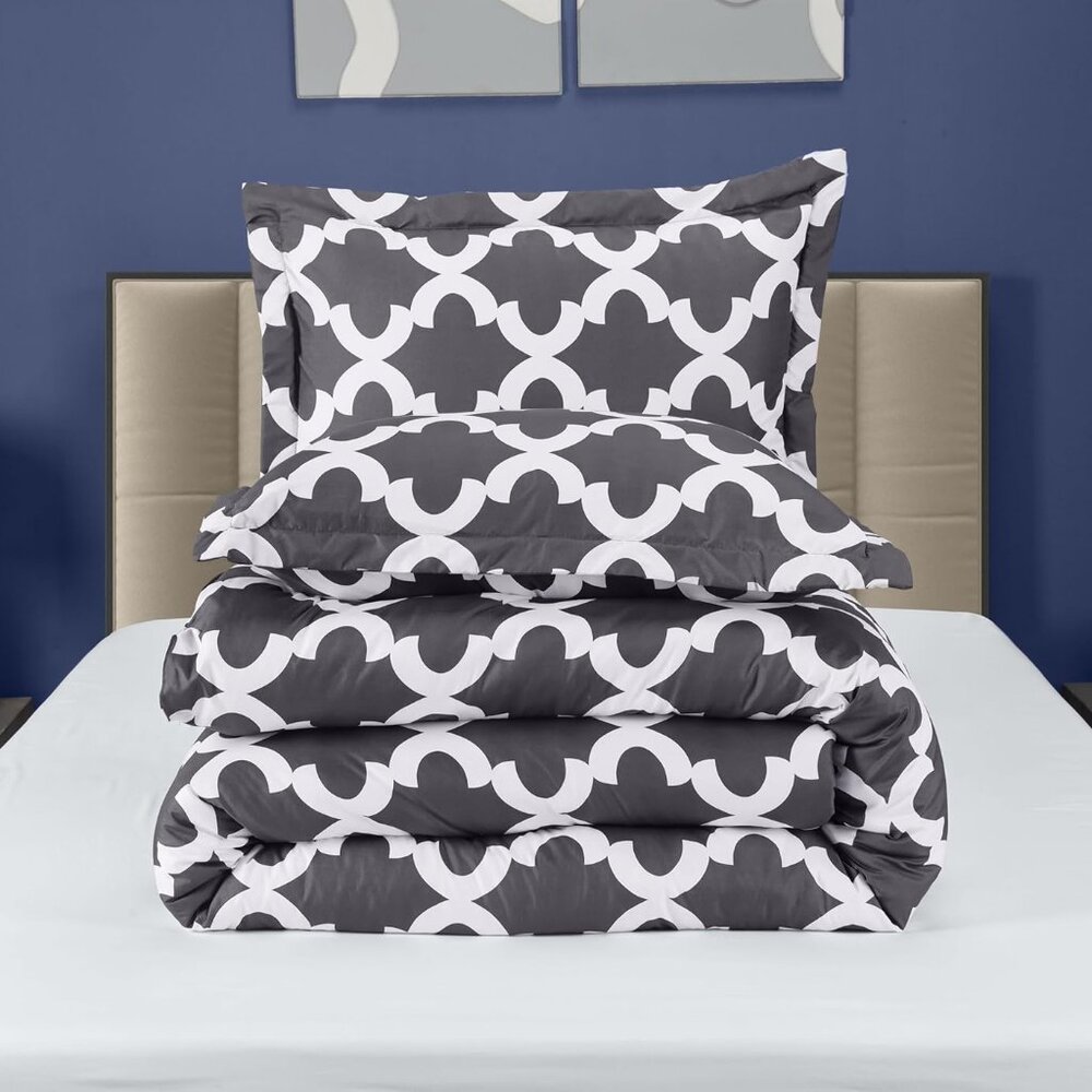 Bedding Queen Comforter Set - Picture 6 of 7
